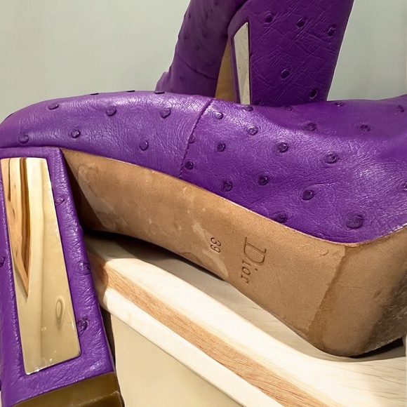 Christian Dior Ostrich Platform Pumps - Picture 6 of 6